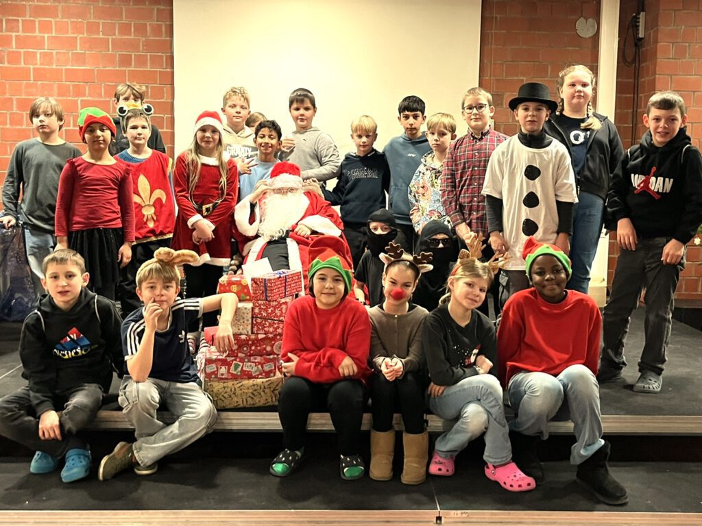 Ein starkes Team: Die Koalaklasse rettet den Weihnachtsmann.